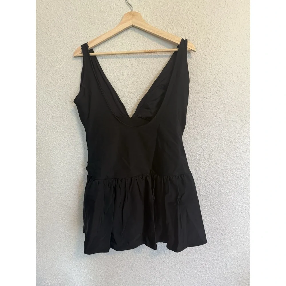 Shape FX One piece Swimsuit Skirt Plus Size 18 Black Tummy Control Rouche V Neck